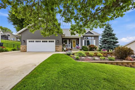 1403 Jackson Woods Court NW Cedar Rapids IA 52405