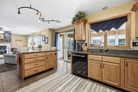 1403 Jackson Woods Court NW Cedar Rapids IA 52405