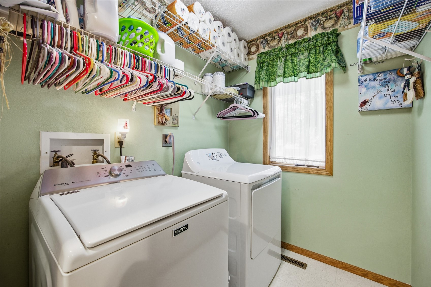 1403 Jackson Woods Court NW Cedar Rapids IA 52405