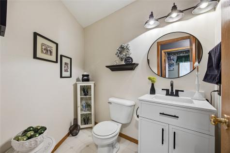 1403 Jackson Woods Court NW Cedar Rapids IA 52405