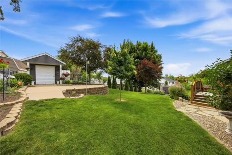 1403 Jackson Woods Court NW Cedar Rapids IA 52405
