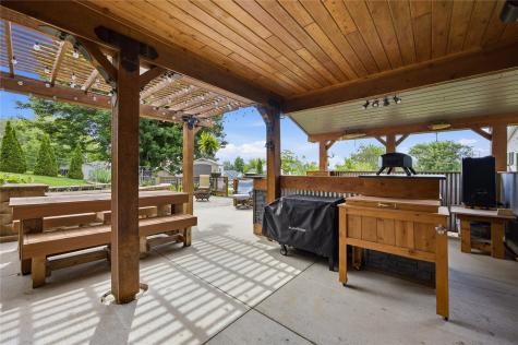 1403 Jackson Woods Court NW Cedar Rapids IA 52405