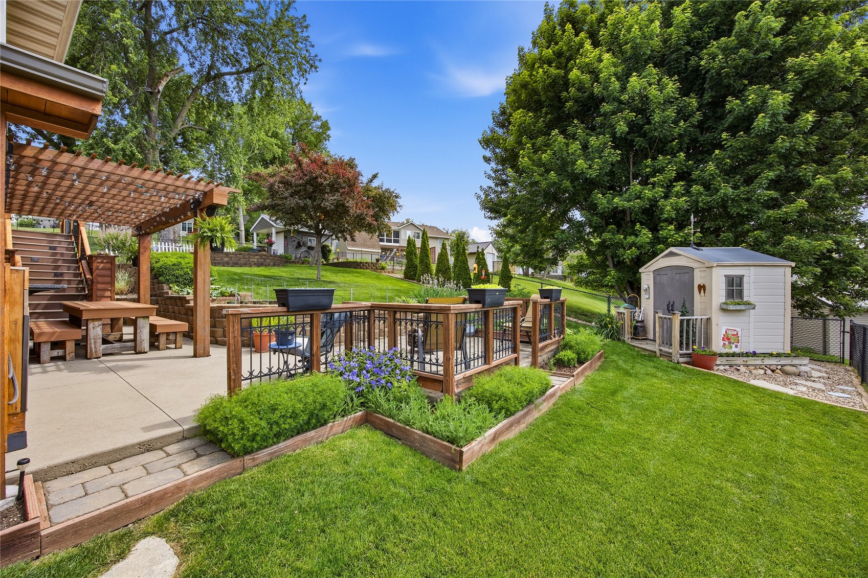 1403 Jackson Woods Court NW Cedar Rapids IA 52405