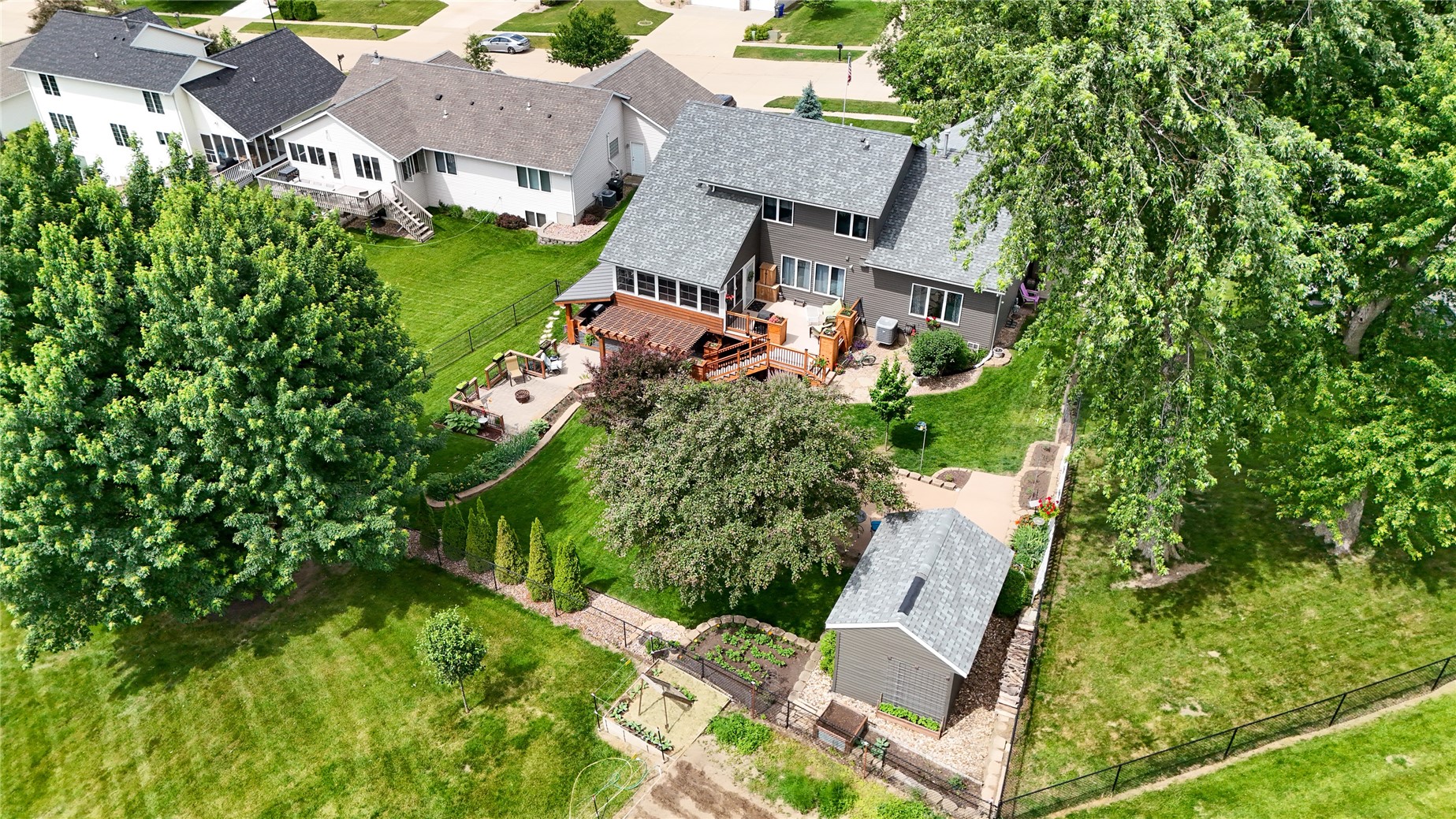 1403 Jackson Woods Court NW Cedar Rapids IA 52405