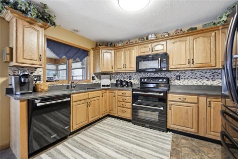 1403 Jackson Woods Court NW Cedar Rapids IA 52405