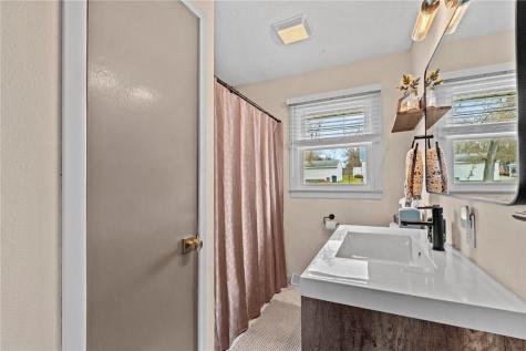 9 33rd Avenue SW Cedar Rapids IA 52404