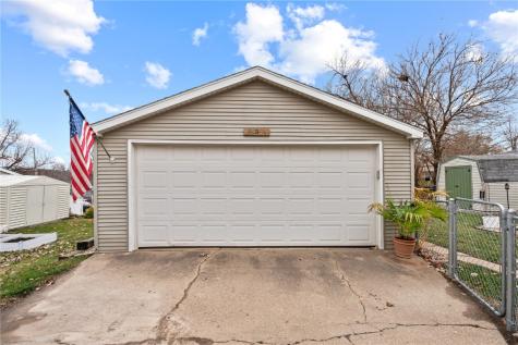 9 33rd Avenue SW Cedar Rapids IA 52404