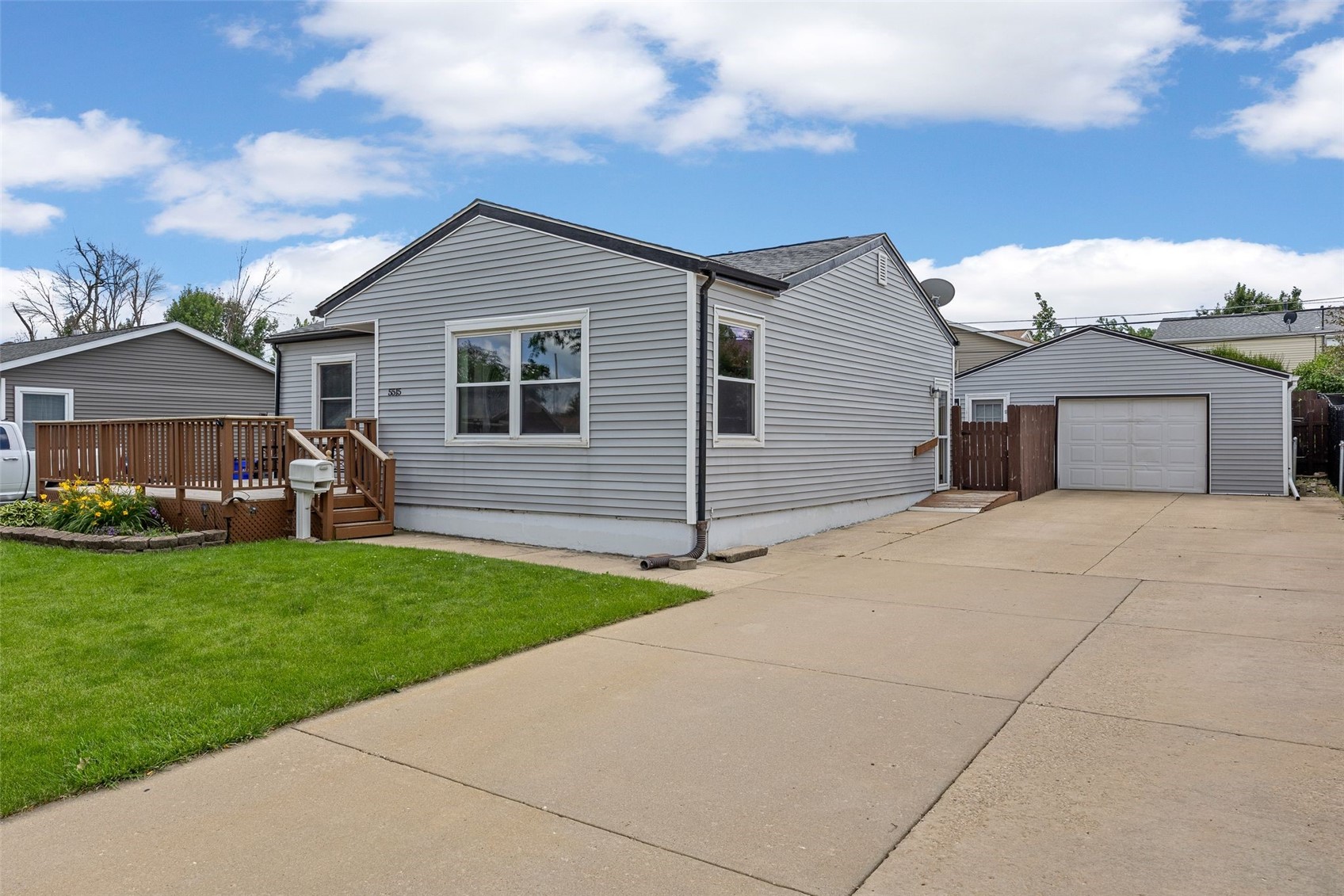 5515 Cedar Drive NW Cedar Rapids IA 52405