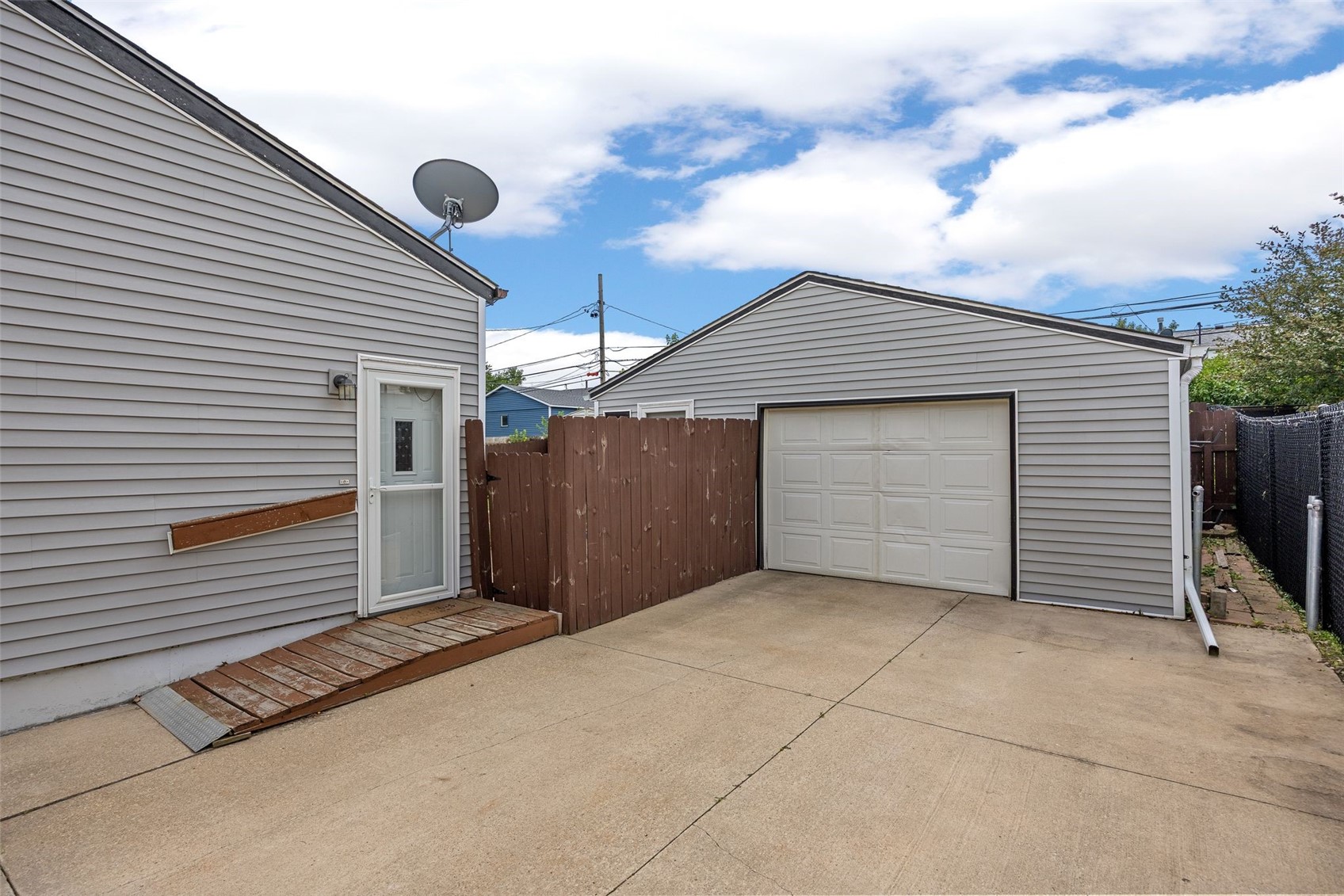 5515 Cedar Drive NW Cedar Rapids IA 52405