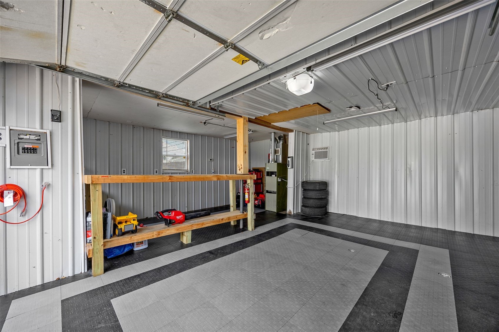 5515 Cedar Drive NW Cedar Rapids IA 52405