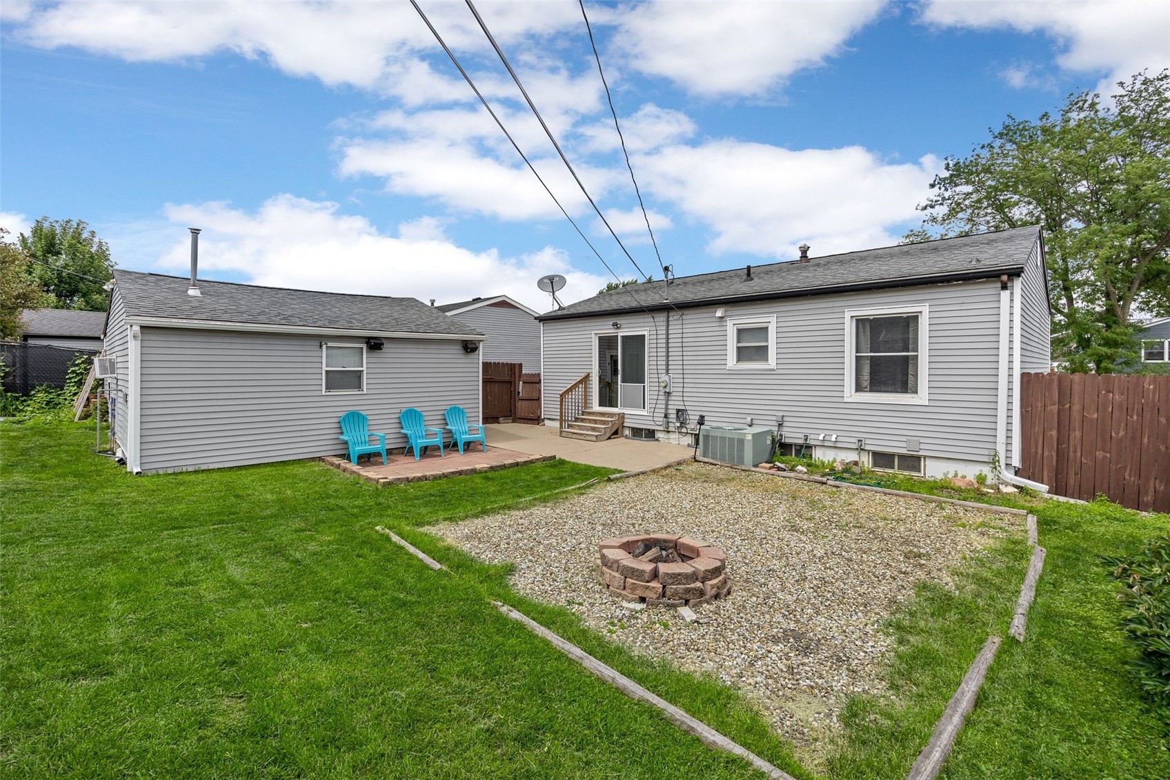 5515 Cedar Drive NW Cedar Rapids IA 52405