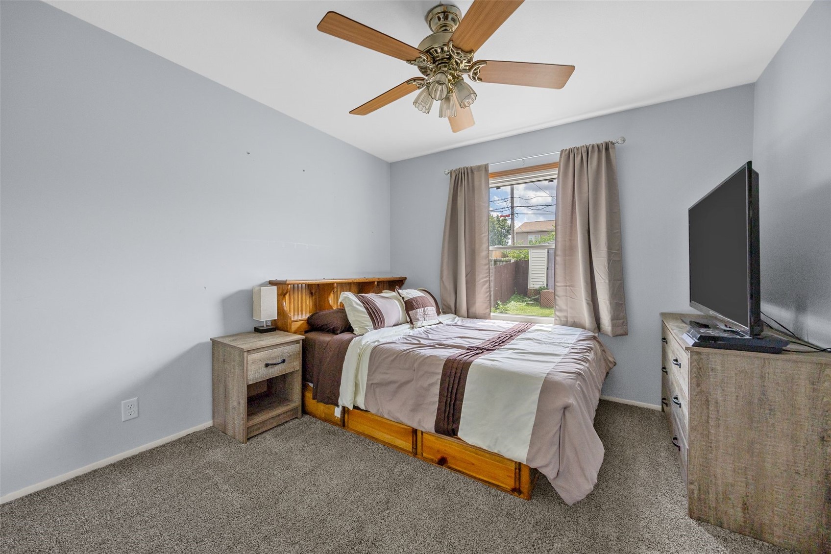 5515 Cedar Drive NW Cedar Rapids IA 52405