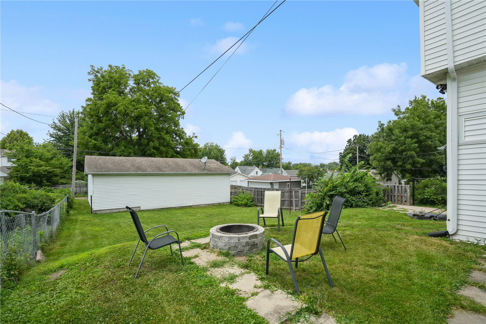 2312 B Avenue NE Cedar Rapids IA 52402
