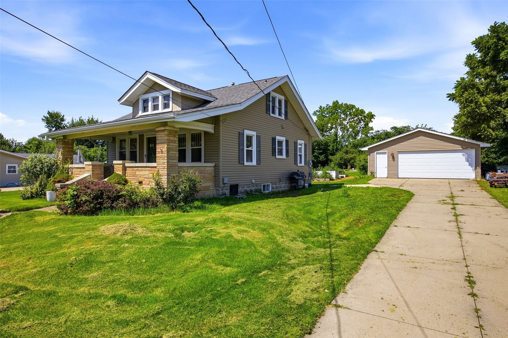 1534 Center Street NE Cedar Rapids IA 52402