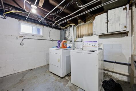 1534 Center Street NE Cedar Rapids IA 52402