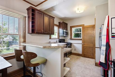 1534 Center Street NE Cedar Rapids IA 52402