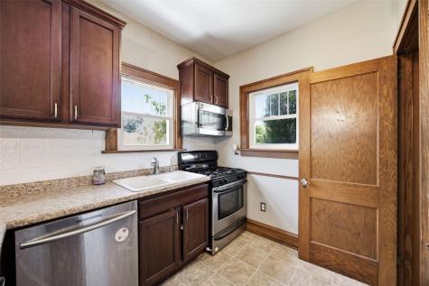 1534 Center Street NE Cedar Rapids IA 52402