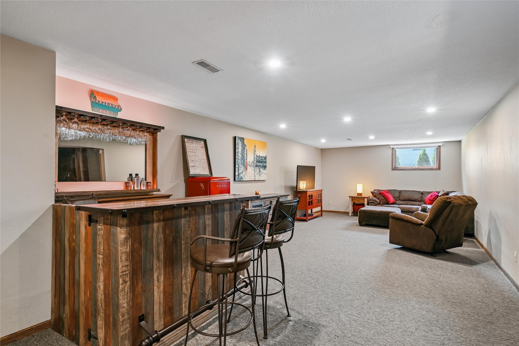 707 Park Avenue NW Mt Vernon IA 52314
