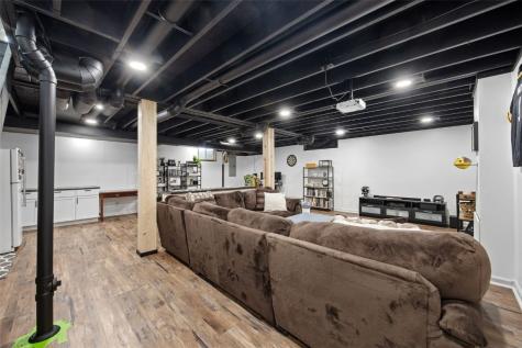 260 34th Avenue Marion IA 52302