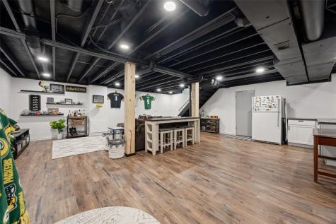 260 34th Avenue Marion IA 52302