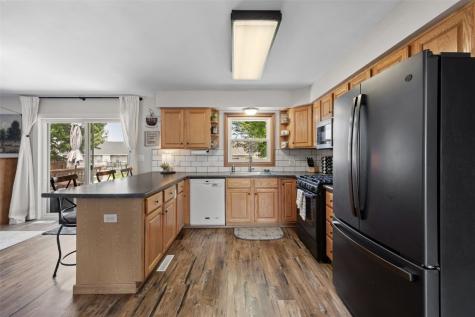 260 34th Avenue Marion IA 52302