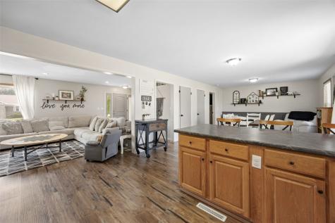 260 34th Avenue Marion IA 52302