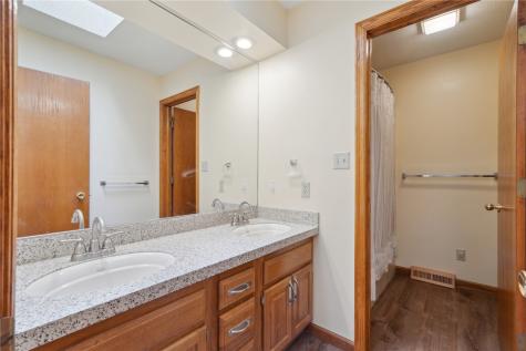 8440 Federalist Road Marion IA 52302