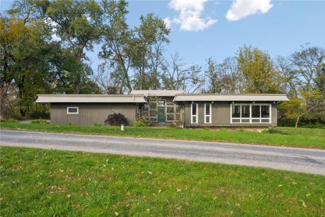 1980 Valley View Drive NE North Liberty IA 52317
