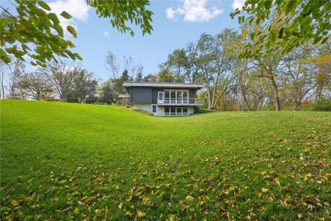 1980 Valley View Drive NE North Liberty IA 52317