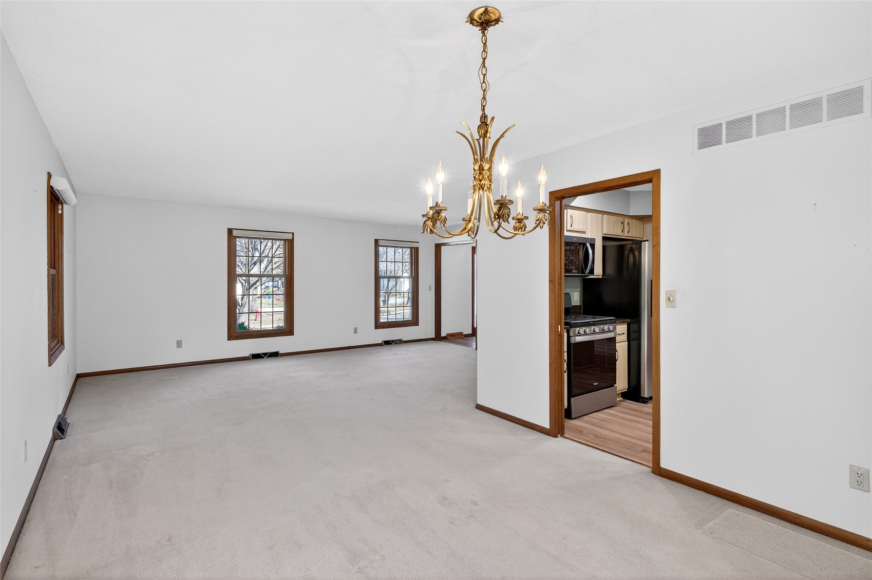 556 Mahaska Court Iowa City IA 52246