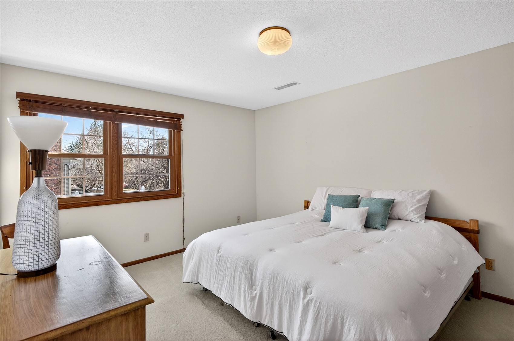 556 Mahaska Court Iowa City IA 52246