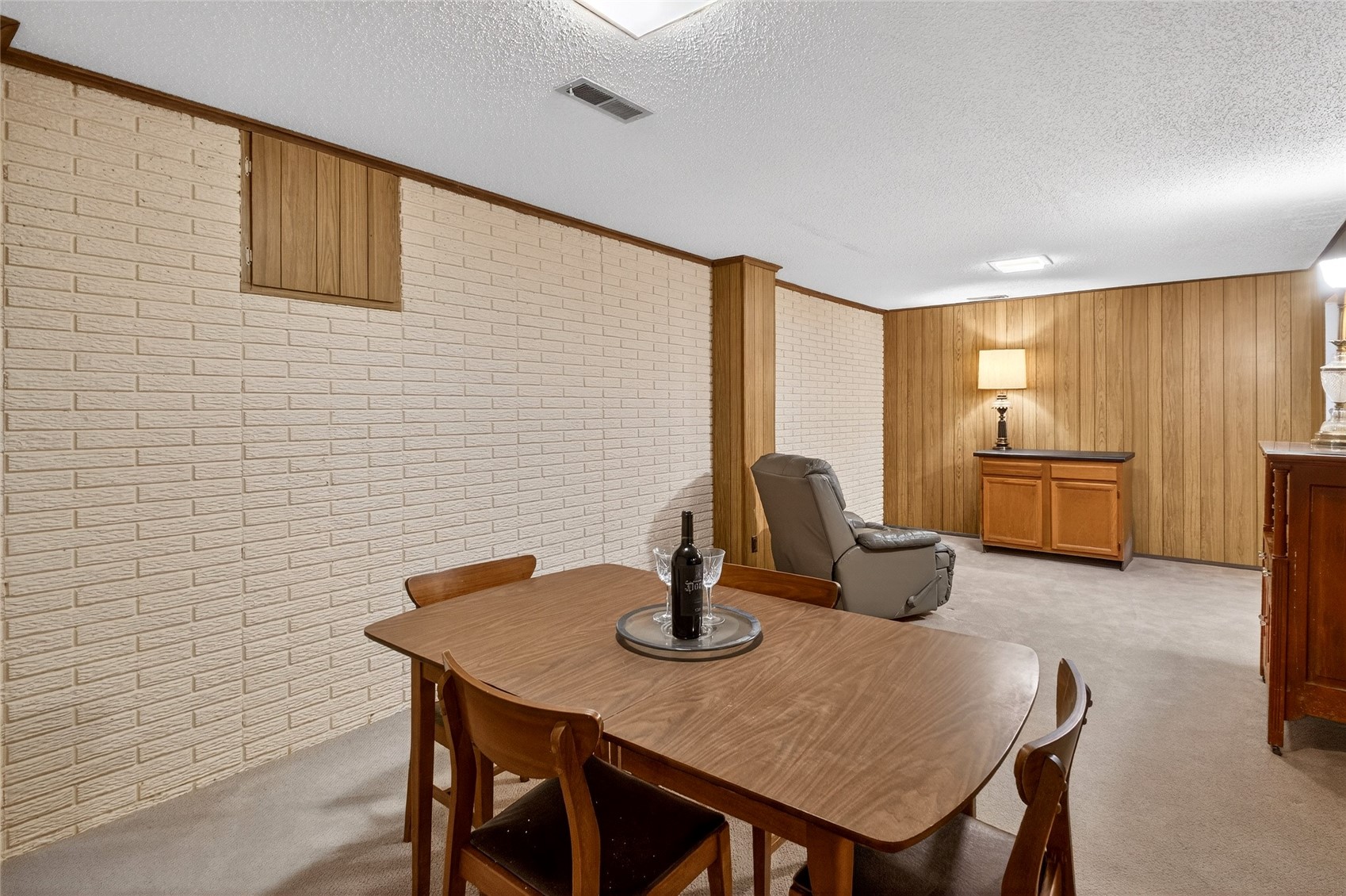 556 Mahaska Court Iowa City IA 52246