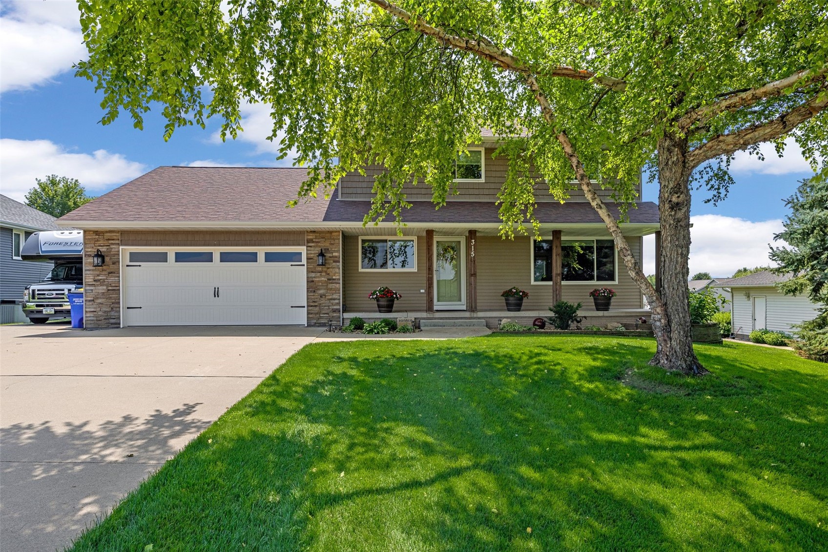 315 G Avenue W Walford IA 52351