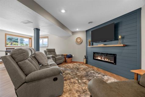 315 G Avenue W Walford IA 52351
