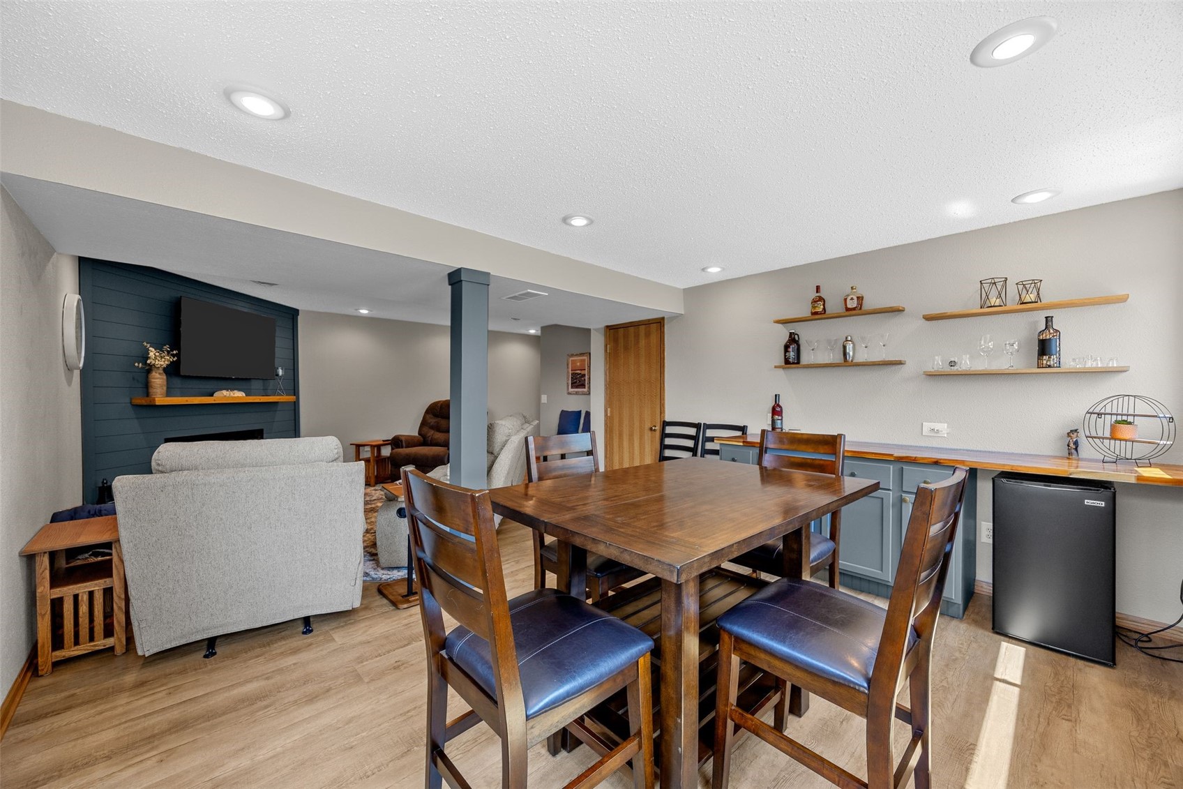 315 G Avenue W Walford IA 52351