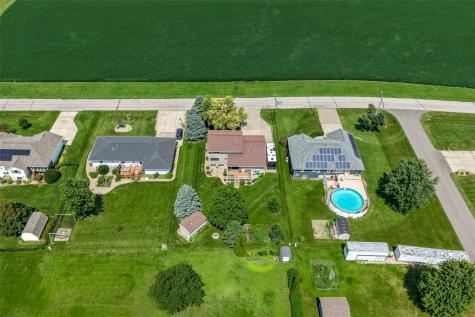 315 G Avenue W Walford IA 52351