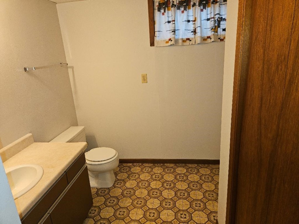 1604 13th Avenue Belle Plaine IA 52208