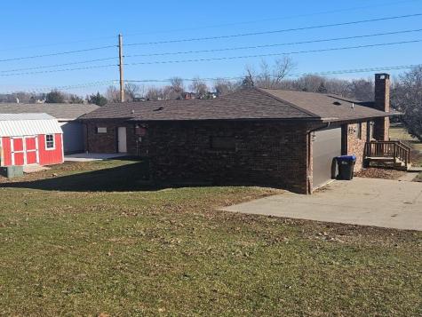 1604 13th Avenue Belle Plaine IA 52208