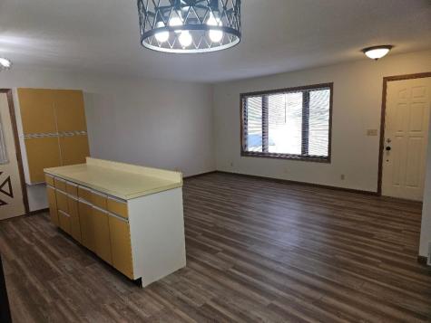 1604 13th Avenue Belle Plaine IA 52208