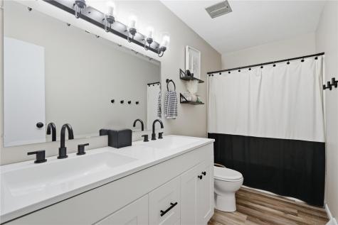 126 Cherry Hill Road SW Cedar Rapids IA 52404