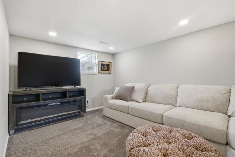 126 Cherry Hill Road SW Cedar Rapids IA 52404