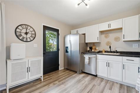 126 Cherry Hill Road SW Cedar Rapids IA 52404