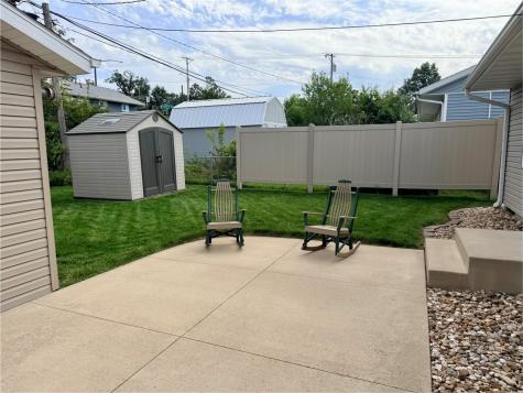 4208 Benton Street NE Cedar Rapids IA 52402