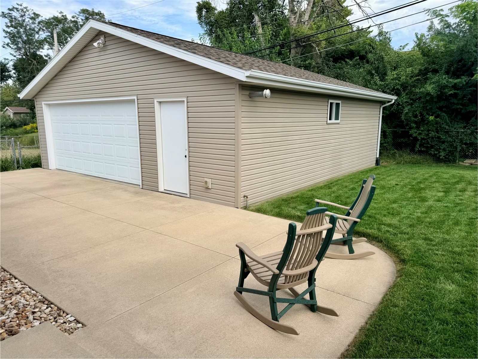4208 Benton Street NE Cedar Rapids IA 52402