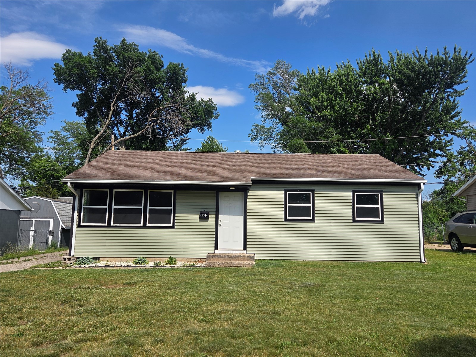 4324 Benton Street NE Cedar Rapids IA 52402
