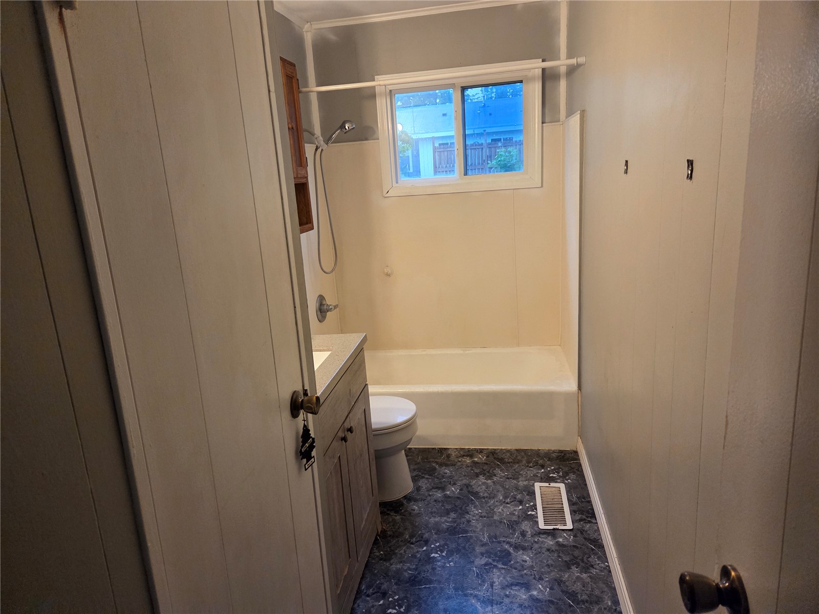 4324 Benton Street NE Cedar Rapids IA 52402