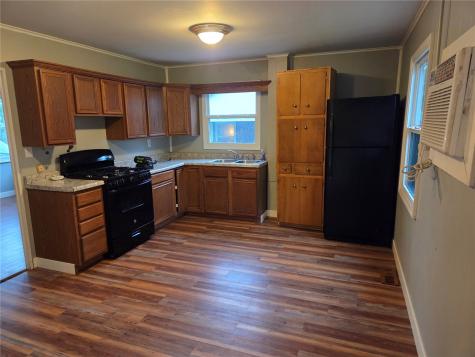 4324 Benton Street NE Cedar Rapids IA 52402