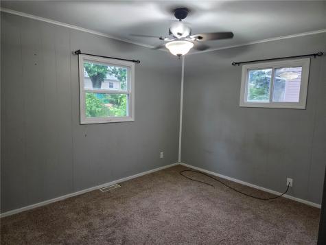 4324 Benton Street NE Cedar Rapids IA 52402