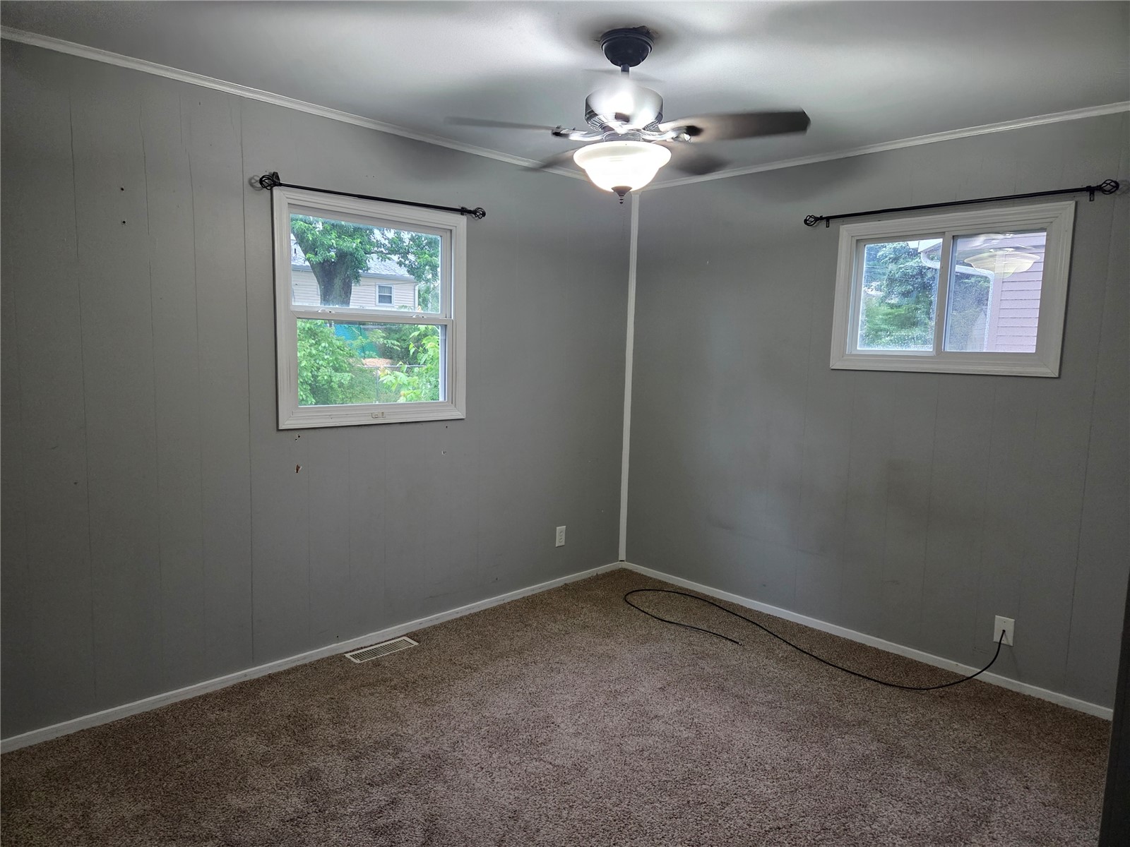 4324 Benton Street NE Cedar Rapids IA 52402