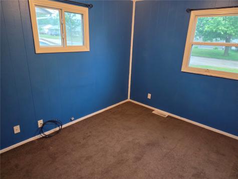 4324 Benton Street NE Cedar Rapids IA 52402